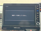【純正8インチカーナビゲーション】タッチパネルや音声操作に対応した高精度カーナビを搭載。快適性と操作性を両立し、旅行や長距離ドライブでも安心して目的地まで移動できます。