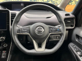 【純正革巻きステアリング】上質な革を使用することで、手にしっかり馴染みとても運転しやすいハンドルです♪