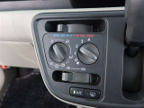 トヨタファイナンスのクレジットにてお車購入の際に加入できる保険です。お車に関する相談窓口を1つにできて便利になります。