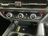 【シートヒーター】雨の日や冷えた車内でも、シートの座面をやさしく温め快適な運転をサポート。