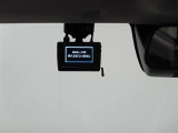 万が一のトラブルのときにも役に立つドライブレコーダー(前後2カメラ)を装備しています。