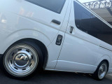 自社認証工場を完備しておりますので、納車前の車検・整備や、アフターメンテナスもばっちりですので、安心して当社にお任せ下さい。また、当社にて車輌ご成約のお客様はオイル交換永久無料のサービス付きです!また