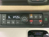 【シートヒーター】寒い日に重宝するシートヒーター!エアコンより早く温まってくれるので寒がりの人も安心ですね♪エアコンの温風は乾燥するから苦手、という方にもをおすすめです。