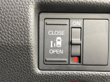 【パワースライドドア】スマートキーや運転席のスイッチでスライドドアの開閉が可能♪電動だから力を入れてドアを開ける必要が無く、小さいお子様でも、重い荷物を持っている時もラクに開け閉めできます♪