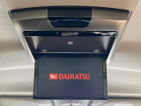 【フリップダウンモニター】大画面モニターで後席でもエンタメをお楽しみいただけます。小さなお子様にも大人気の装備です♪