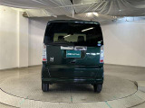 バックカメラが付いているので後方確認が非常にしやすいです。今や運転初心者も熟練者も必須装備!ついていて損はないですね♪