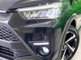 【シーケンシャルターンランプ付きLEDヘッドライト】人気の『流れるウィンカー』付きのLEDヘッドライトを装備♪高級感はもちろん、点灯時は存在感たっぷりで他車からも認識されやすく安心です。