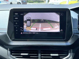 前後パーキングセンサー&リアビューカメラで、車庫入れも安心です。パーキングセンサーは音だけでなくモニターで接近情報を確認出来てより安心です。