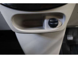 USB充電器や様々な電気製品の電源供給ポートとしてアクセサリーソケットを装備しています。スマホやタブレットなどの給電に便利なアイテムです。