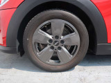 各種、自動車保険も取り扱っております。万が一の時に備えて、お客様に合ったプランをご提案します。
