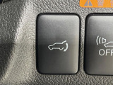 【パワーバックドア】スマートキーや運転席のボタンを押すだけでリアゲートが自動で開閉します!荷物を持っている時や、高い位置にあるバックドアを閉める際に便利な機能です♪
