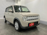 車内は内装デザインやインテリアがお部屋のような落ち着きのある空間