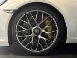20インチ純正標準911ターボS鍛造アルミホイール/盗難防止ロック付&ポルシェセラミックコンポジットブレーキ(PCCB)