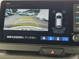 駐車時の安全確認をサポートするバックカメラも使用できます。