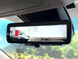 【デジタルインナーミラー】後席の大きな荷物や同乗者で後方が確認しづらい時でも安心!カメラが撮影した車両後方の映像をルームミラー内に表示。クリアな視界で状況の確認が可能です!