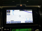 純正ナビを装備。タッチパネル式で使いやすく、お出かけもラクラクです。