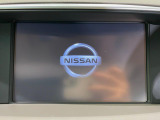 【メーカー純正8インチナビ】インテリアに溶け込むスタイリッシュな「専用設計」メーカーナビを装備♪視認性や操作性など基本性能にも優れ、より上質なカーライフをお楽しみいただけます。