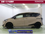 狭い場所での乗り降りや、雨の日の乗り降でも室内が濡れにくいスライドドアです。両側電動で運転席からも開閉できます。お迎えの時などにスッと開けてあげられて便利ですよ。