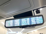 【デジタルインナーミラー】後席の大きな荷物や同乗者で後方が確認しづらい時でも安心!カメラが撮影した車両後方の映像をルームミラー内に表示。クリアな視界で状況の確認が可能です!