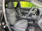 運転席シート廻りは使用感も少なく、良好な状態となっています。前オーナー様が丁寧に使っていたことがよくわかりますね。