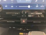 オートエアコンなので車内で快適に過ごせます。