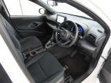 シンプルで使いやすいデザインの運転席です。