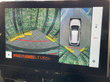 【パノラミックビューモニター】専用のカメラにより、上から見下ろしたような視点で360度クルマの周囲を確認することができます☆死角部分も確認しやすく、狭い場所での切り返しや駐車もスムーズに行えます。