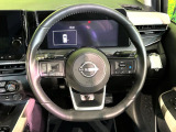 【純正革巻きステアリング】上質な革を使用することで、手にしっかり馴染みとても運転しやすいハンドルです♪