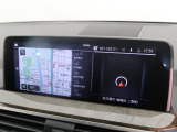 【純正ナビゲーション】BMWのナビゲーションは操作性も良く、詳細な地図情報と交通状況を見やすく表示し、快適なドライビングをサポートしながら目的地までナビゲートします。