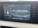 クルマを空から見たような映像が映る、アラウンドビューモニターで、車両周辺の安全確認も一目できます!小さなお子様や障害物も確認できるので、運転のしやすさだけでなく事故防止にも役立ち安心して駐車できます♪