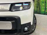 【LEDヘッドライト】悪天候や夜間走行時も良好な視界を確保し安心して運転できる高輝度LEDヘッドライトを装備!点灯速度が早く、消費電力も抑えられています。