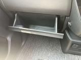 収納スペースもたくさん有ります☆車検証や小物類などすっきり収納♪