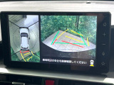 【パノラミックビューモニター】専用のカメラにより、上から見下ろしたような視点で360度クルマの周囲を確認することができます☆死角部分も確認しやすく、狭い場所での切り返しや駐車もスムーズに行えます。