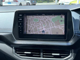 スマートフォン用アプリ[Apple CarPlay][Android Auto]対応の純正ナビ Discover Pro を装備、ラジオのほか、USB、Bluetoothハンズフリー通話にも対応。