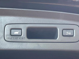 【パワーバックドア】スマートキーや運転席のボタンを押すだけでリアゲートが自動で開閉します!荷物を持っている時や、高い位置にあるバックドアを閉める際に便利な機能です♪