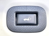 【パワーバックドア】スマートキーや運転席のボタンを押すだけでリアゲートが自動で開閉します!荷物を持っている時や、高い位置にあるバックドアを閉める際に便利な機能です♪