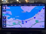 【大画面ナビ】人気の大型10インチナビを装備。存在感のある大画面はインパクト大!ナビ利用時のマップ表示は見やすく、テレビは臨場感がアップ!いつものドライブがグッと楽しくなります♪