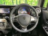 【純正革巻きステアリング】上質な革を使用することで、手にしっかり馴染みとても運転しやすいハンドルです♪