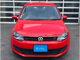 Volkswagenの名前の由来社名の由来は、Volkはドイツ語で「国民・大衆」の意味、Wagenは「車」という意味です。「国民のための車」いつも身近な存在であってほしいという意味が込められています。