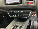 オートエアコンで、毎日のドライブを快適に。温度、風量を自動で調整し、理想的な車内環境を提供します。