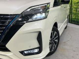 【LEDヘッドライト】悪天候や夜間走行時も良好な視界を確保し安心して運転できる高輝度LEDヘッドライトを装備!点灯速度が早く、消費電力も抑えられています。