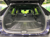 【パワーバックドア】スマートキーや運転席のボタンを押すだけでリアゲートが自動で開閉します!荷物を持っている時や、高い位置にあるバックドアを閉める際に便利な機能です♪