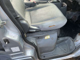 運転席シート少し破れ有ります