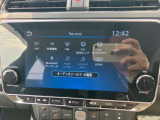 純正カーナビゲーション◆フルセグTV・Bluetooth Audioなど様々なソースが使用できます。是非、お気に入りの音楽で楽しい運転の時間をお過ごしください!