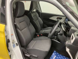 【フロントシート】さまざまな体格の方が快適に運転ができるよう配慮したシートになっております。