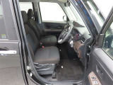 ぜひ展示車の運転席に座ってみてください。