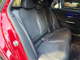 メルセデス・ベンツの定める厳しい基準をクリアしたお車のみをご案内させて頂きます。納車前整備はメーカー規定に基づき当店3Fの指定工場で入念に行なわれます。熟練のメカニックがお客様のお車を整備致します。