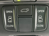 【両側パワースライドドア】スマートキーや運転席のスイッチで後席両側スライドドアの開閉が可能♪電動だから力を入れてドアを開ける必要が無く、小さなお子様でも簡単に開け閉めでき快適です♪