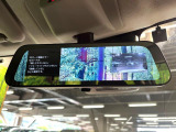 【デジタルインナーミラー】後席の大きな荷物や同乗者で後方が確認しづらい時でも安心!カメラが撮影した車両後方の映像をルームミラー内に表示。クリアな視界で状況の確認が可能です!