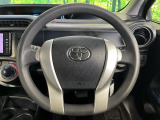 インテリアに合わせたデザインのステアリングは、運転される方のことも考え、運転しやすい形状、大きさです。是非一度、実際に触ってお確かめください。
